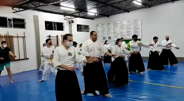 Treino de Aikido dos Faixas Pretas e Adultos do Dojo Bushido de Marília